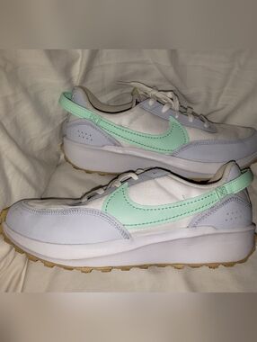 Nike Men’s Waffle Debut White Mint Foam Athletic Shoe